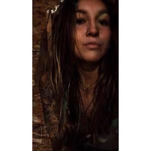 Meet your Posher, Chloe